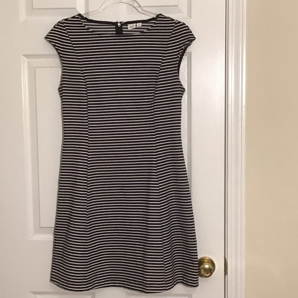 GAP Blue and White Striped Dress Size 6